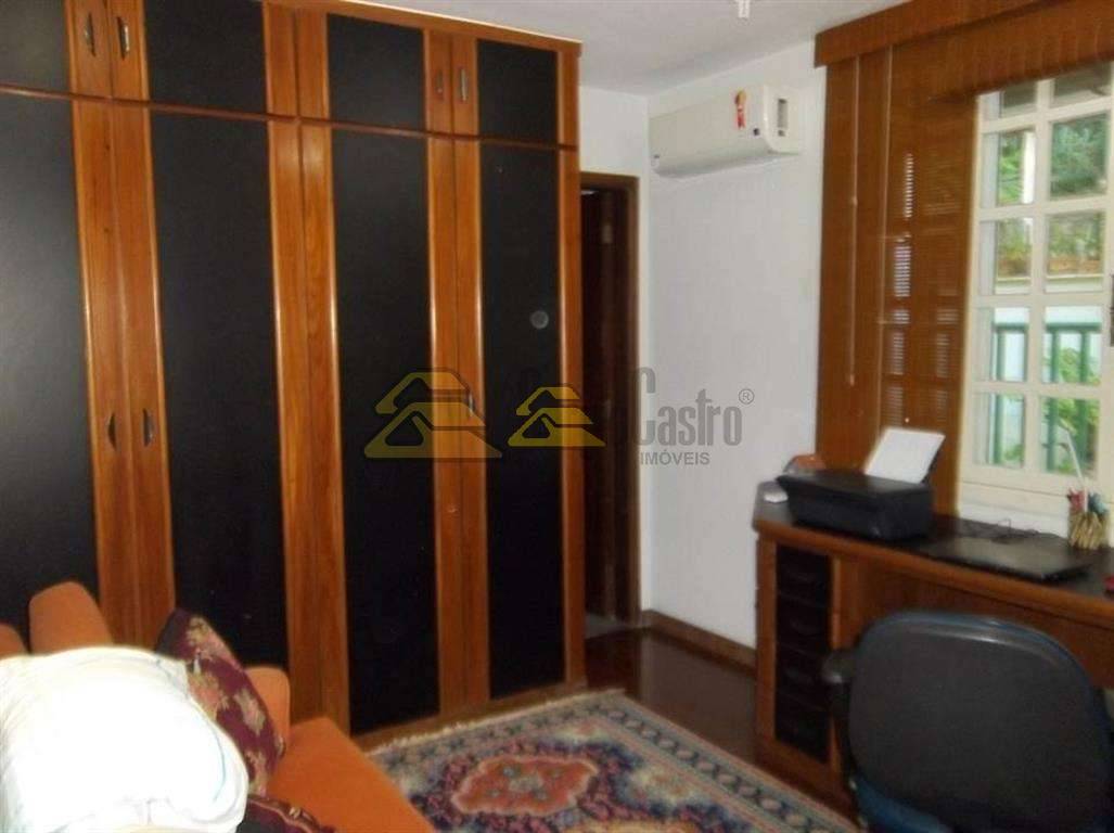 Casa à venda com 5 quartos, 250m² - Foto 14