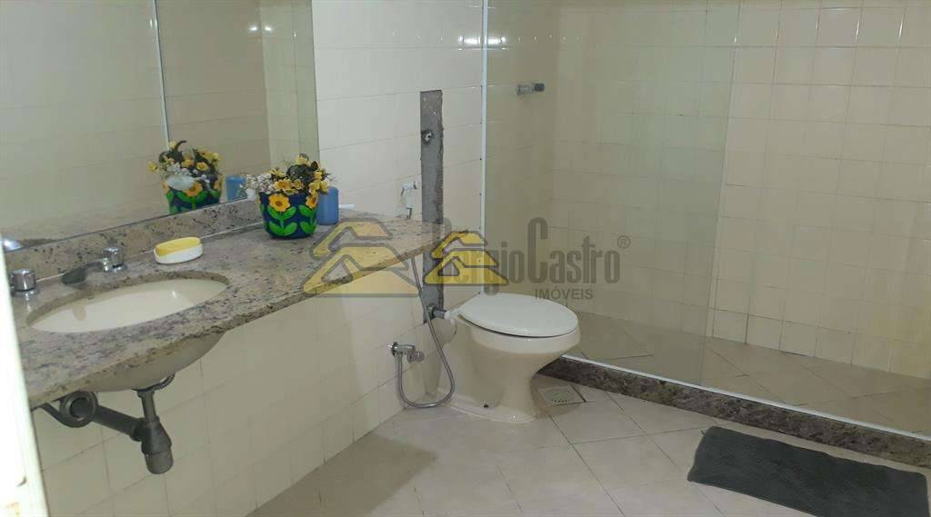 Casa à venda com 6 quartos, 310m² - Foto 14