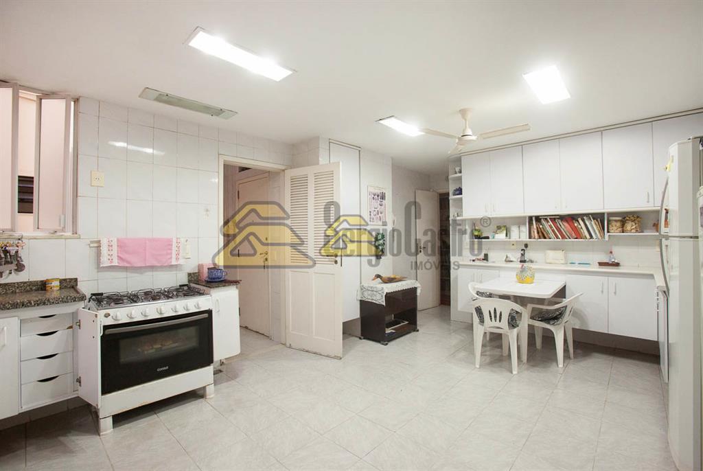 Apartamento à venda com 3 quartos, 236m² - Foto 15