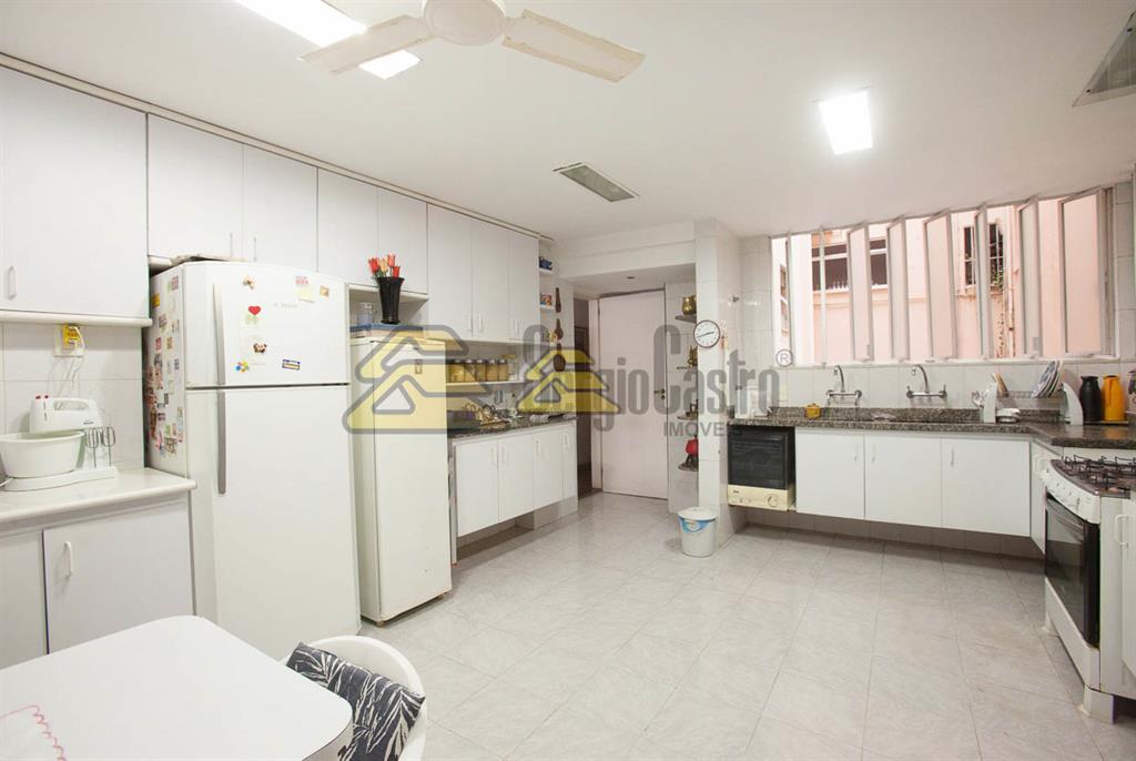 Apartamento à venda com 3 quartos, 236m² - Foto 16