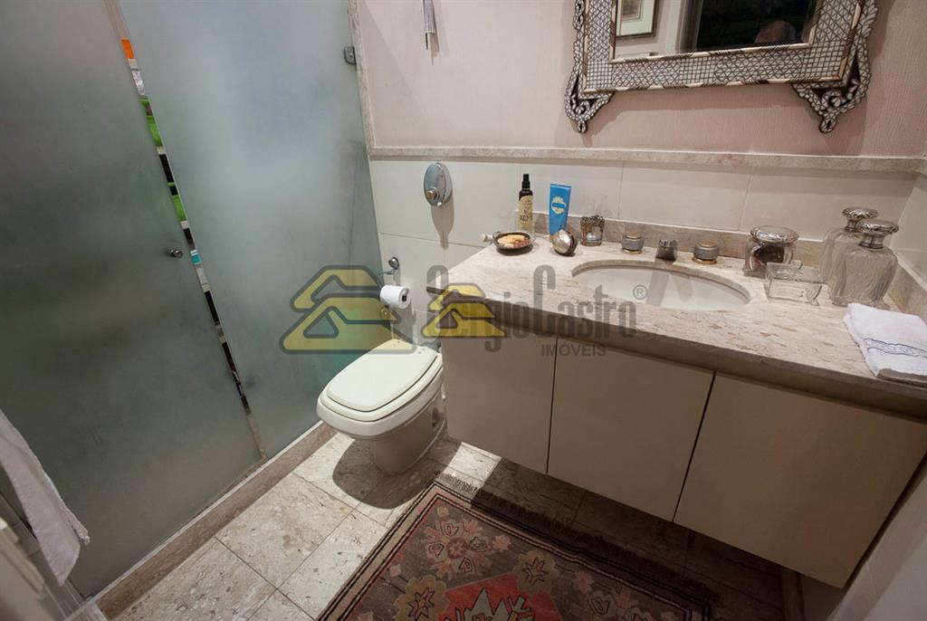 Apartamento à venda com 3 quartos, 236m² - Foto 18