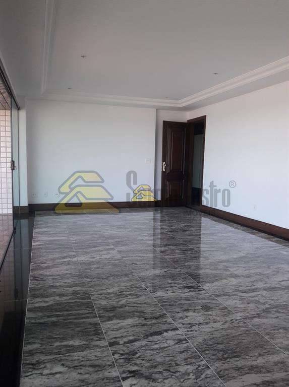 Apartamento à venda com 4 quartos, 205m² - Foto 1