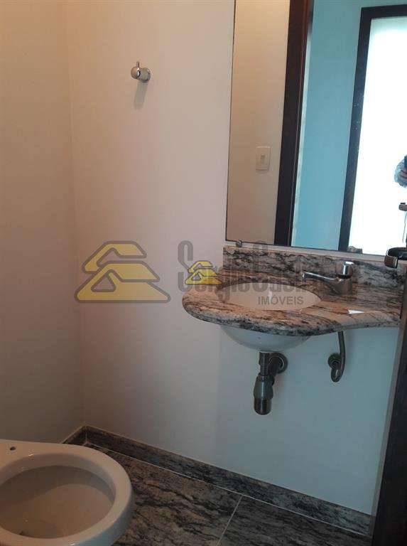 Apartamento à venda com 4 quartos, 205m² - Foto 2