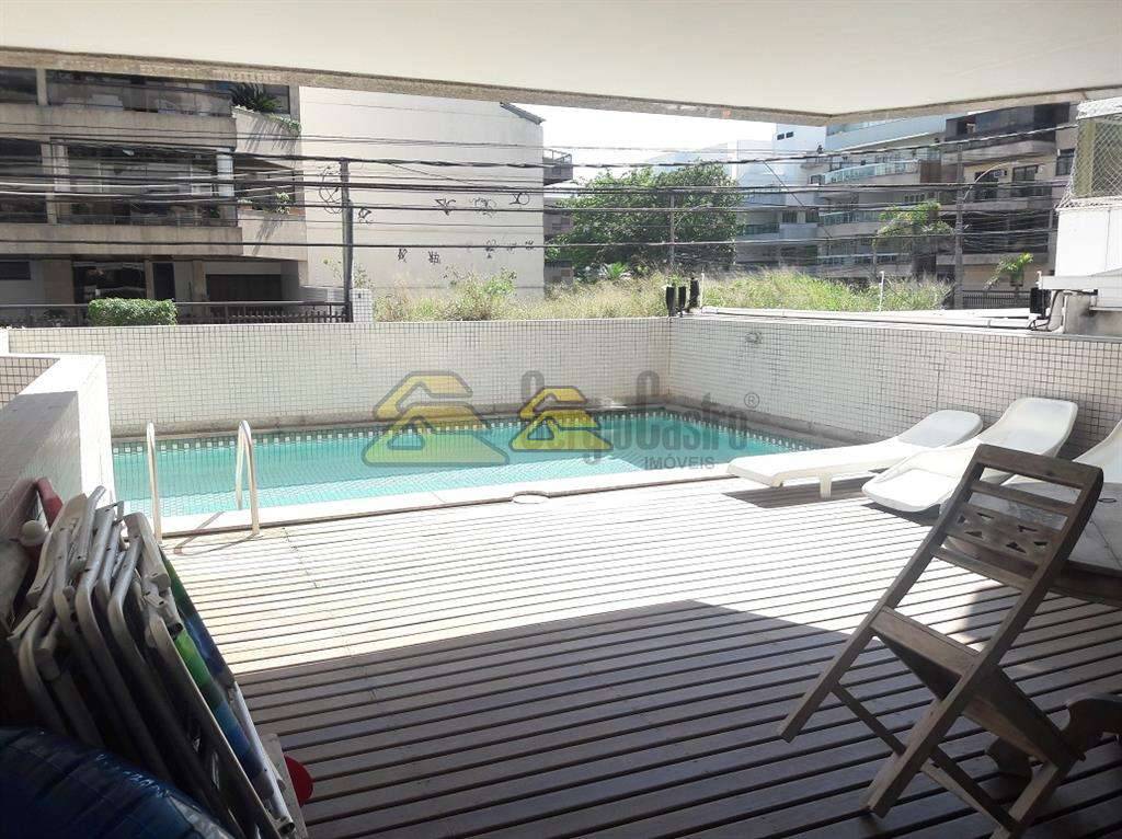 Apartamento à venda com 4 quartos, 205m² - Foto 17