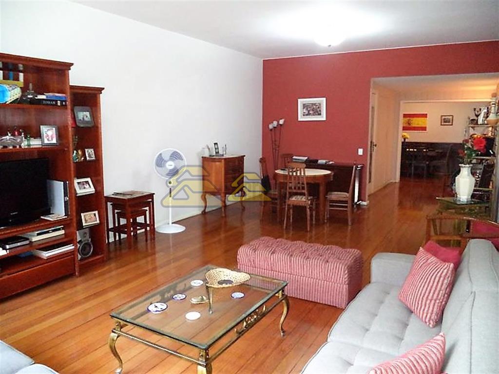 Apartamento à venda com 3 quartos, 206m² - Foto 2