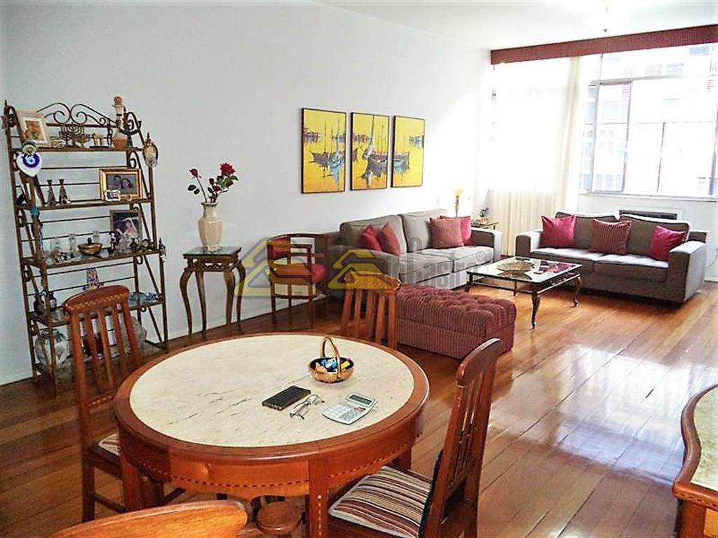 Apartamento à venda com 3 quartos, 206m² - Foto 3