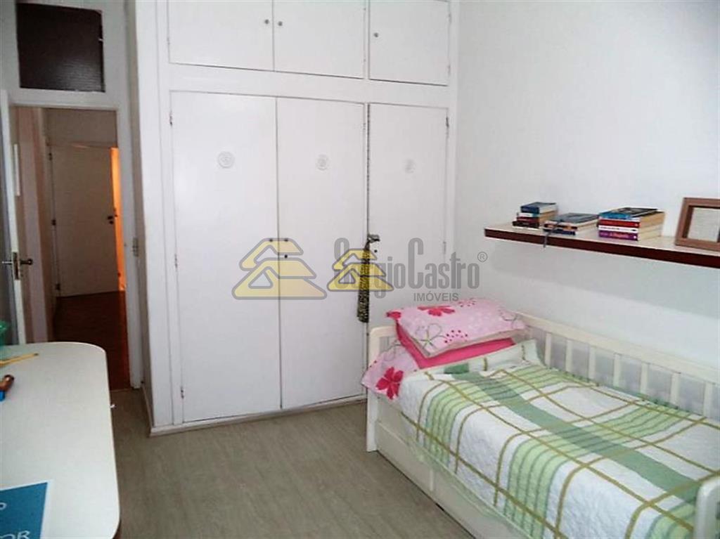 Apartamento à venda com 3 quartos, 206m² - Foto 9