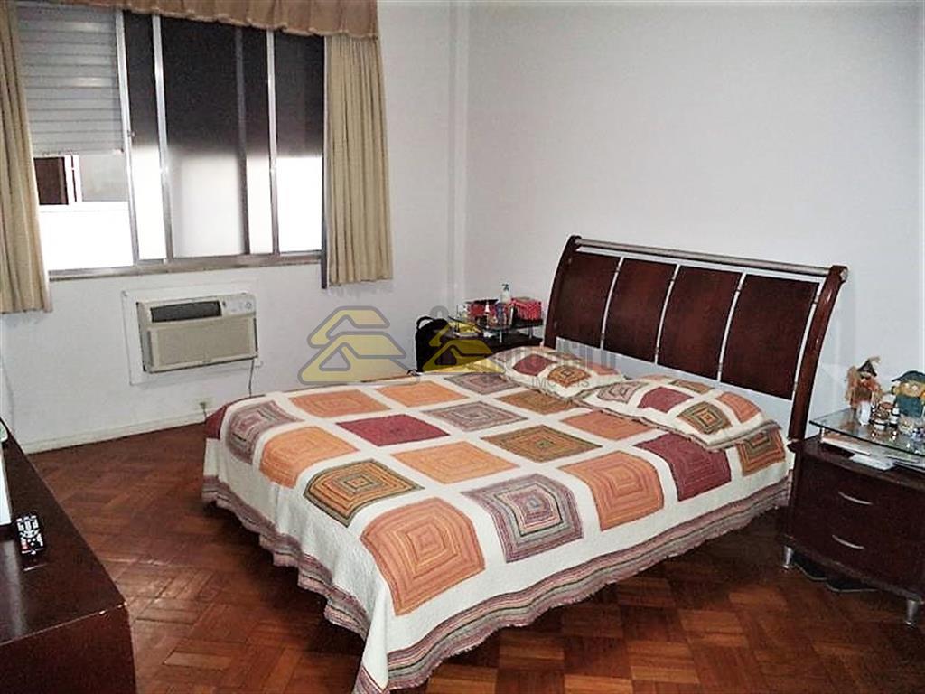 Apartamento à venda com 3 quartos, 206m² - Foto 10