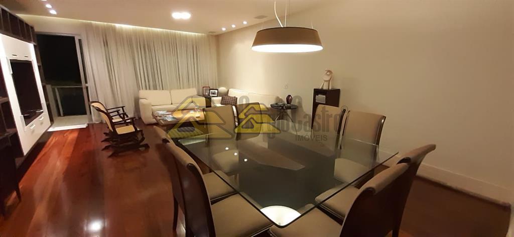 Apartamento à venda com 4 quartos, 152m² - Foto 1