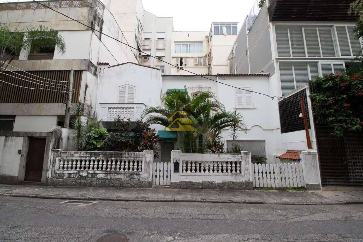 Casa à venda com 4 quartos, 221m² - Foto 3