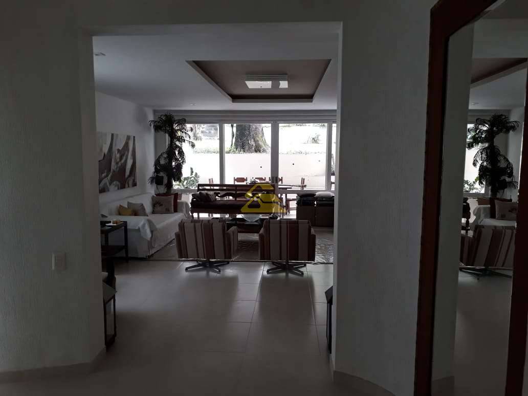 Casa à venda com 4 quartos, 400m² - Foto 2