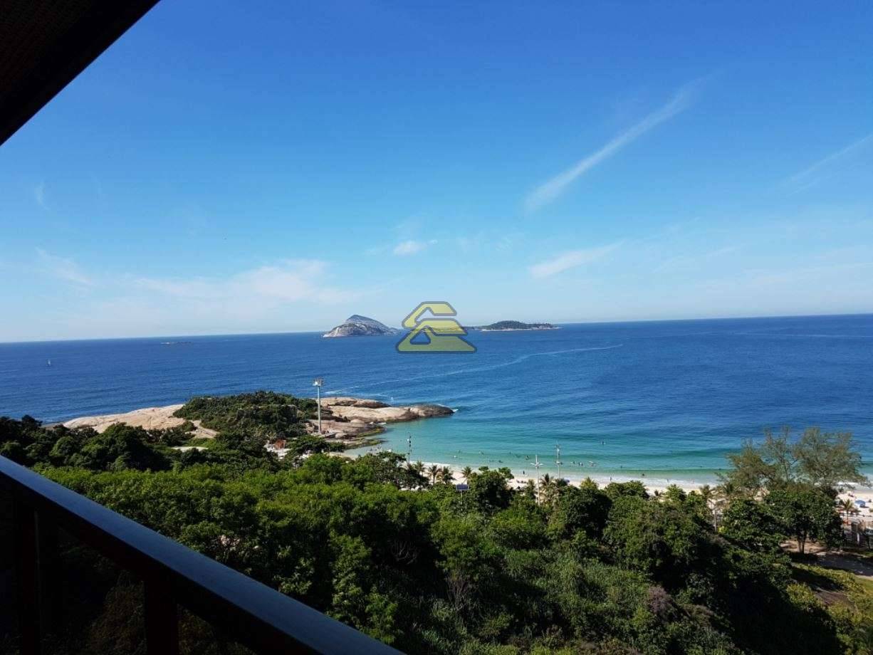 Cobertura para alugar com 2 quartos, 850m² - Foto 12