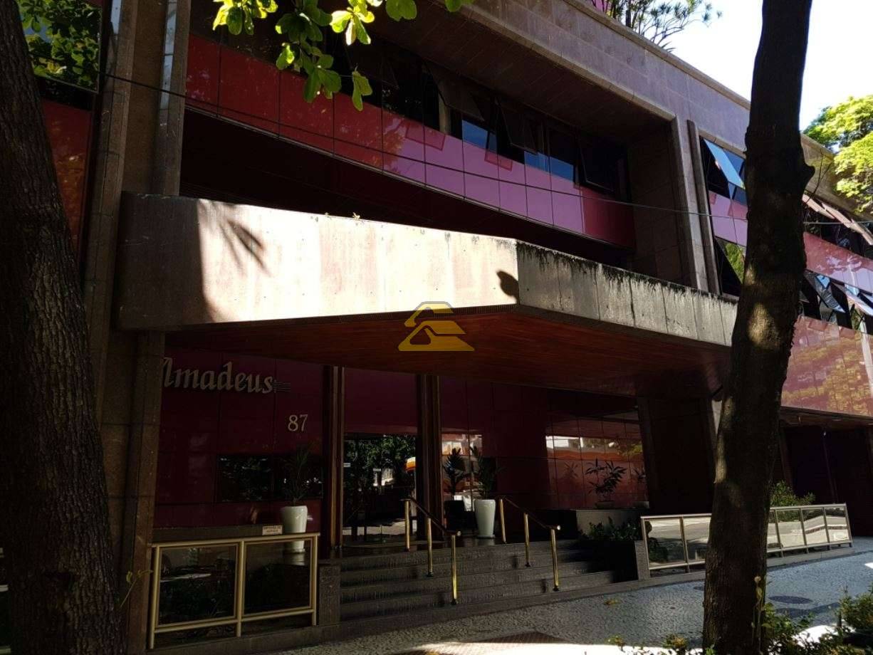 Cobertura para alugar com 2 quartos, 850m² - Foto 16
