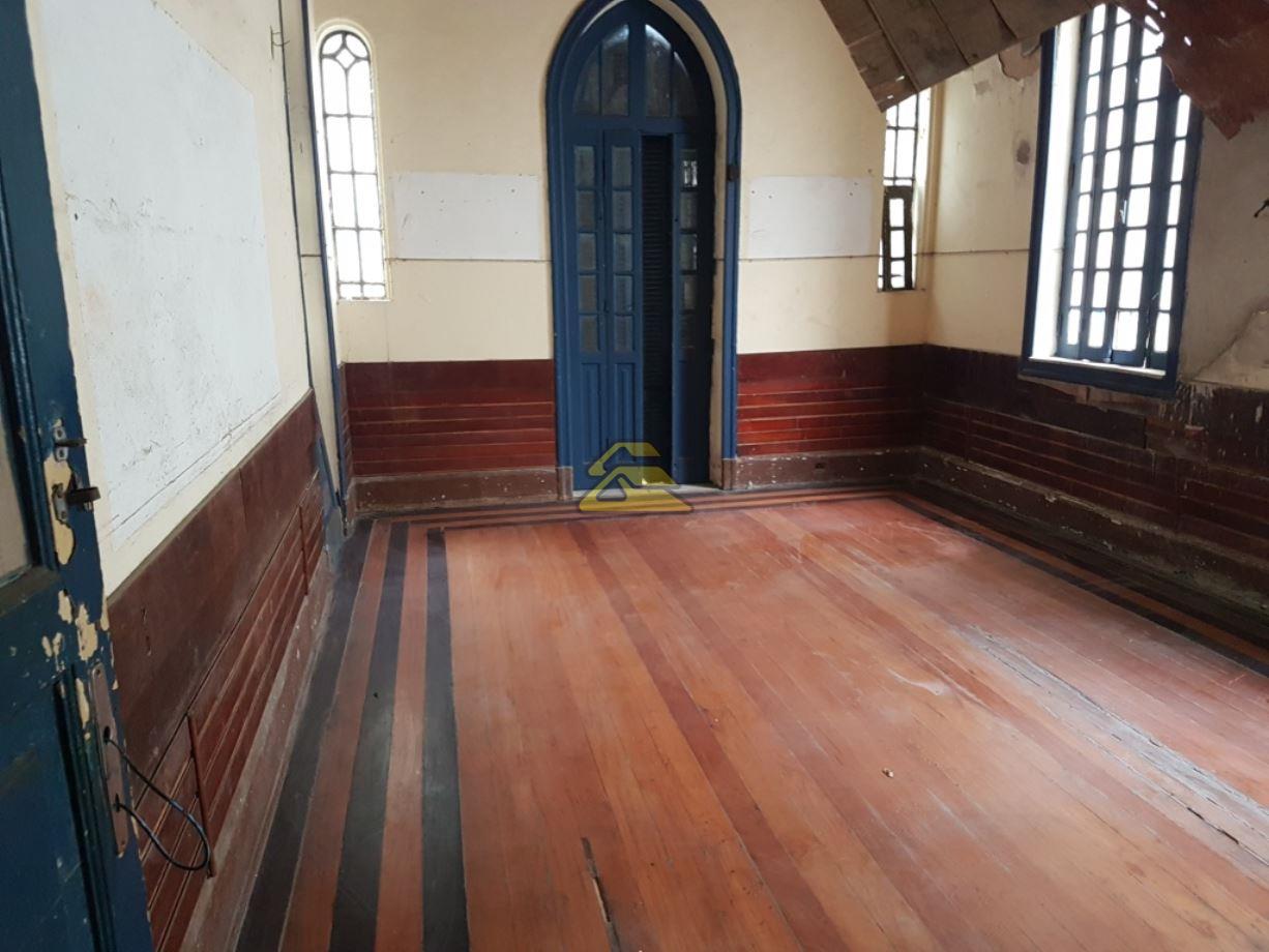 Prédio Inteiro para alugar com 8 quartos, 400m² - Foto 4