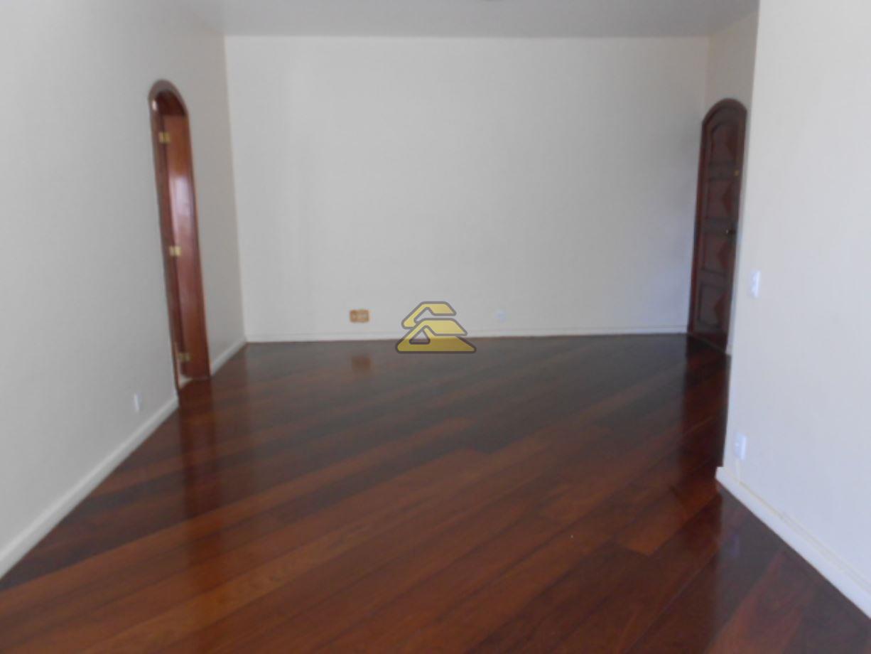 Apartamento à venda com 3 quartos, 125m² - Foto 2