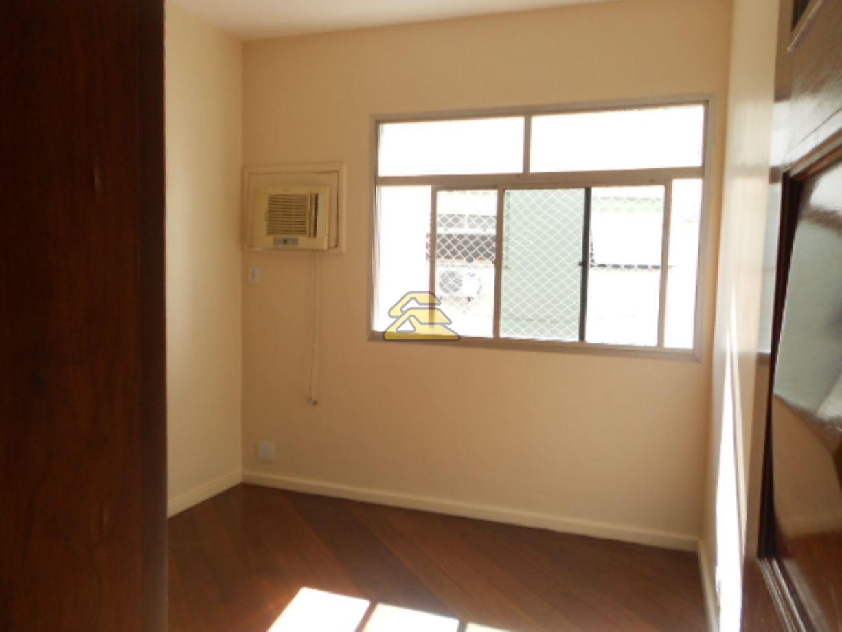 Apartamento à venda com 3 quartos, 125m² - Foto 7