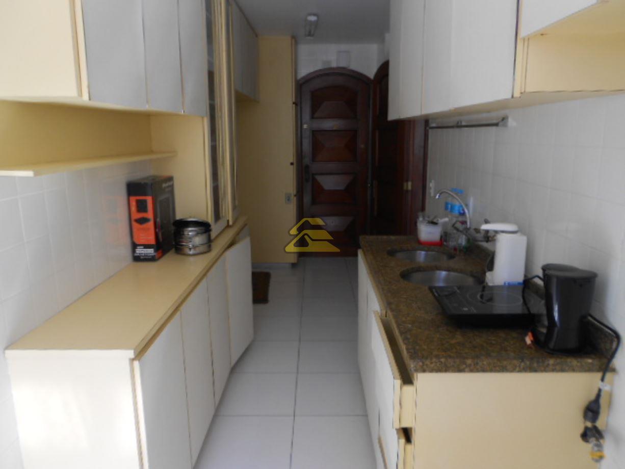 Apartamento à venda com 3 quartos, 125m² - Foto 17