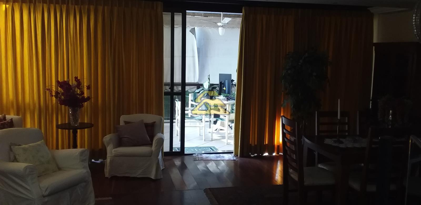 Apartamento à venda com 3 quartos, 167m² - Foto 2