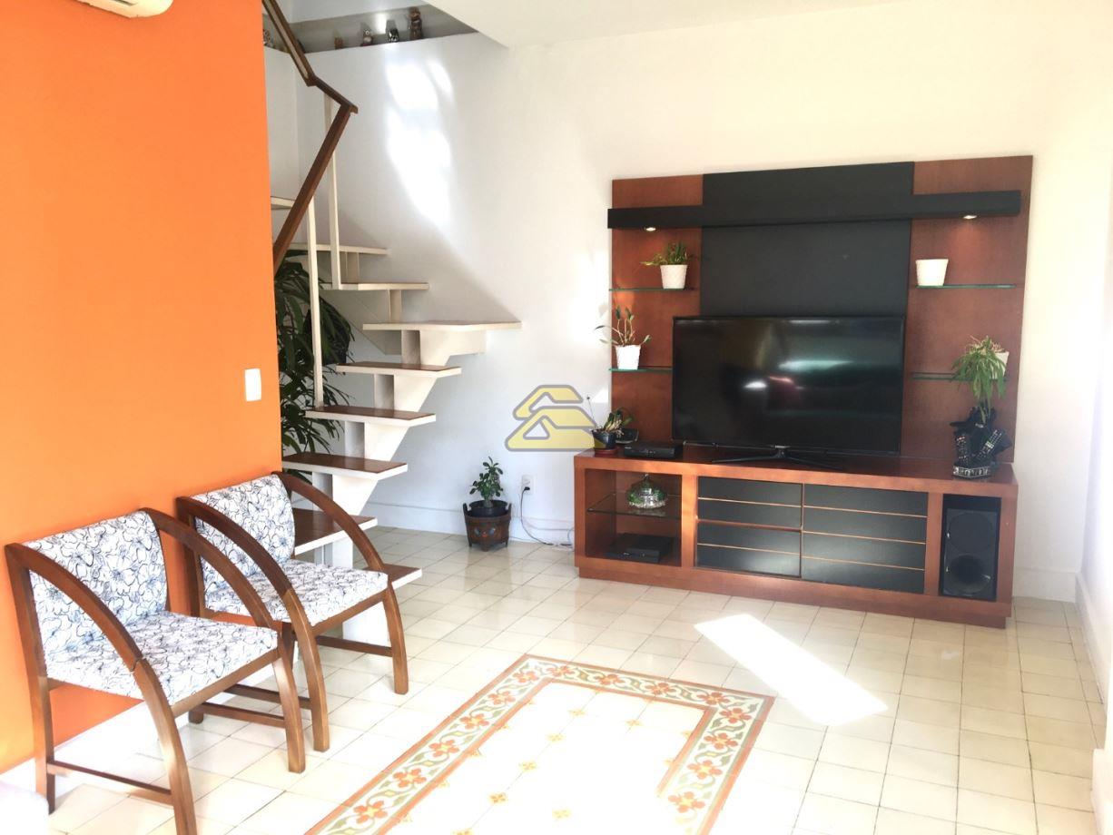 Casa à venda com 4 quartos, 129m² - Foto 1