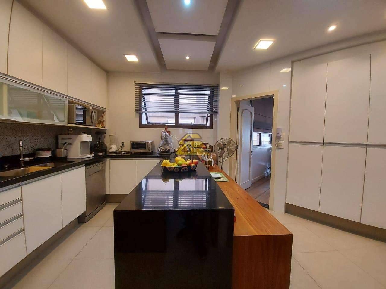 Apartamento à venda com 4 quartos, 232m² - Foto 5