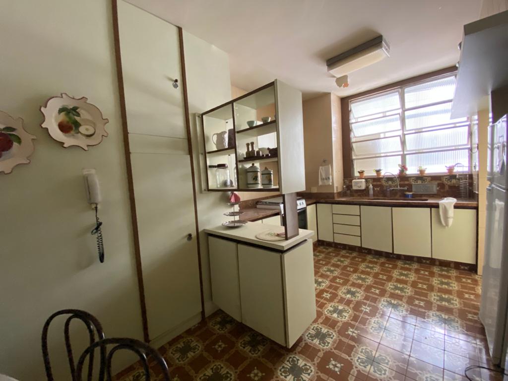 Apartamento à venda com 4 quartos, 223m² - Foto 8