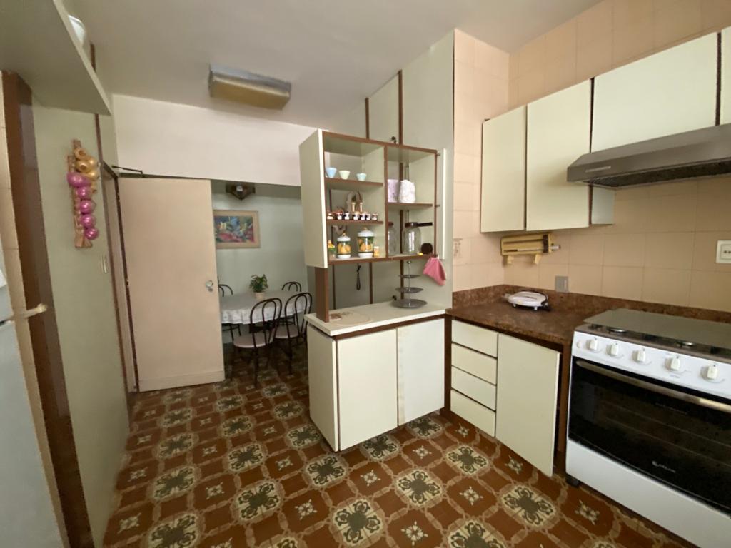 Apartamento à venda com 4 quartos, 223m² - Foto 9