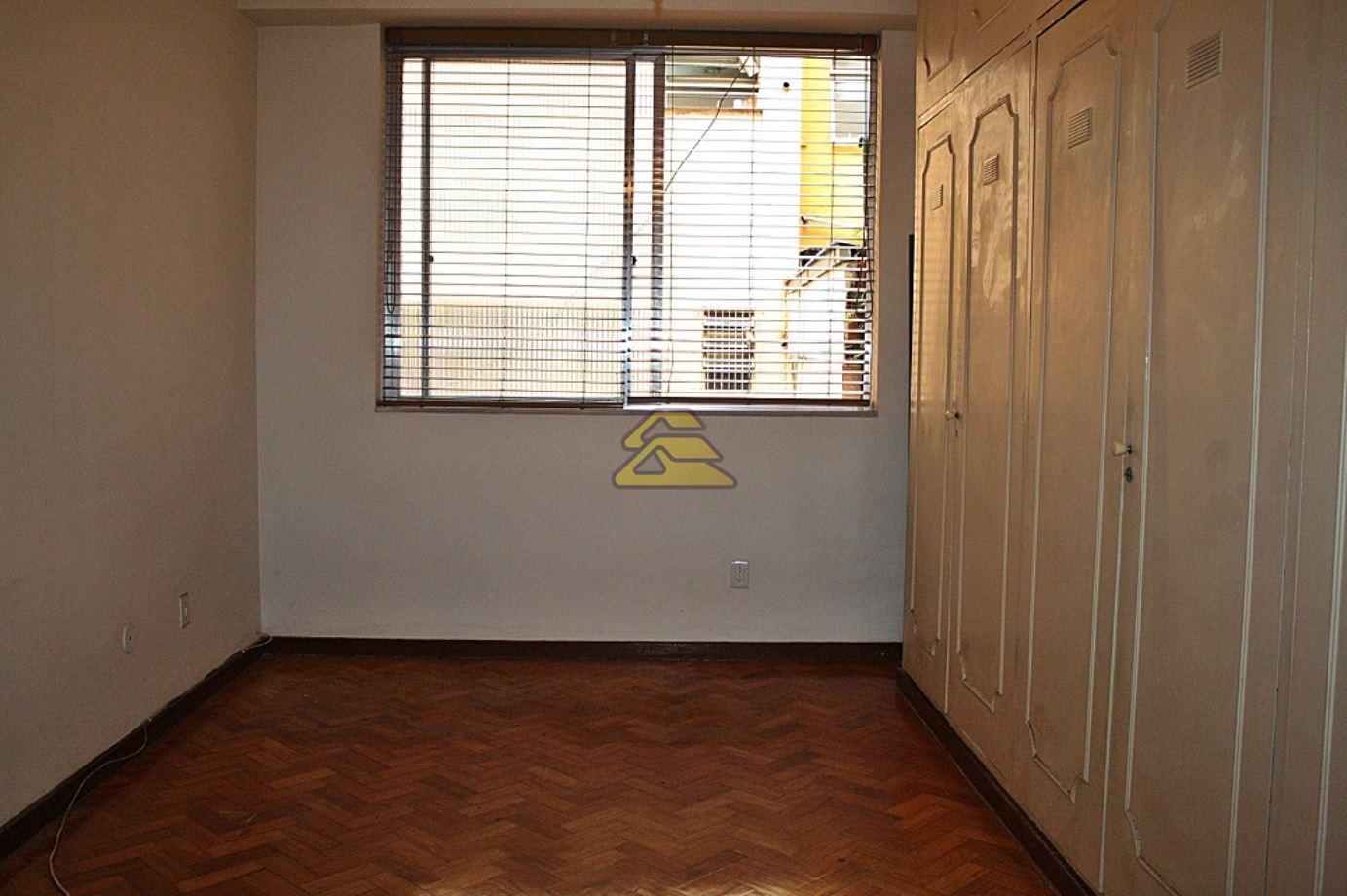 Apartamento à venda com 4 quartos, 200m² - Foto 13