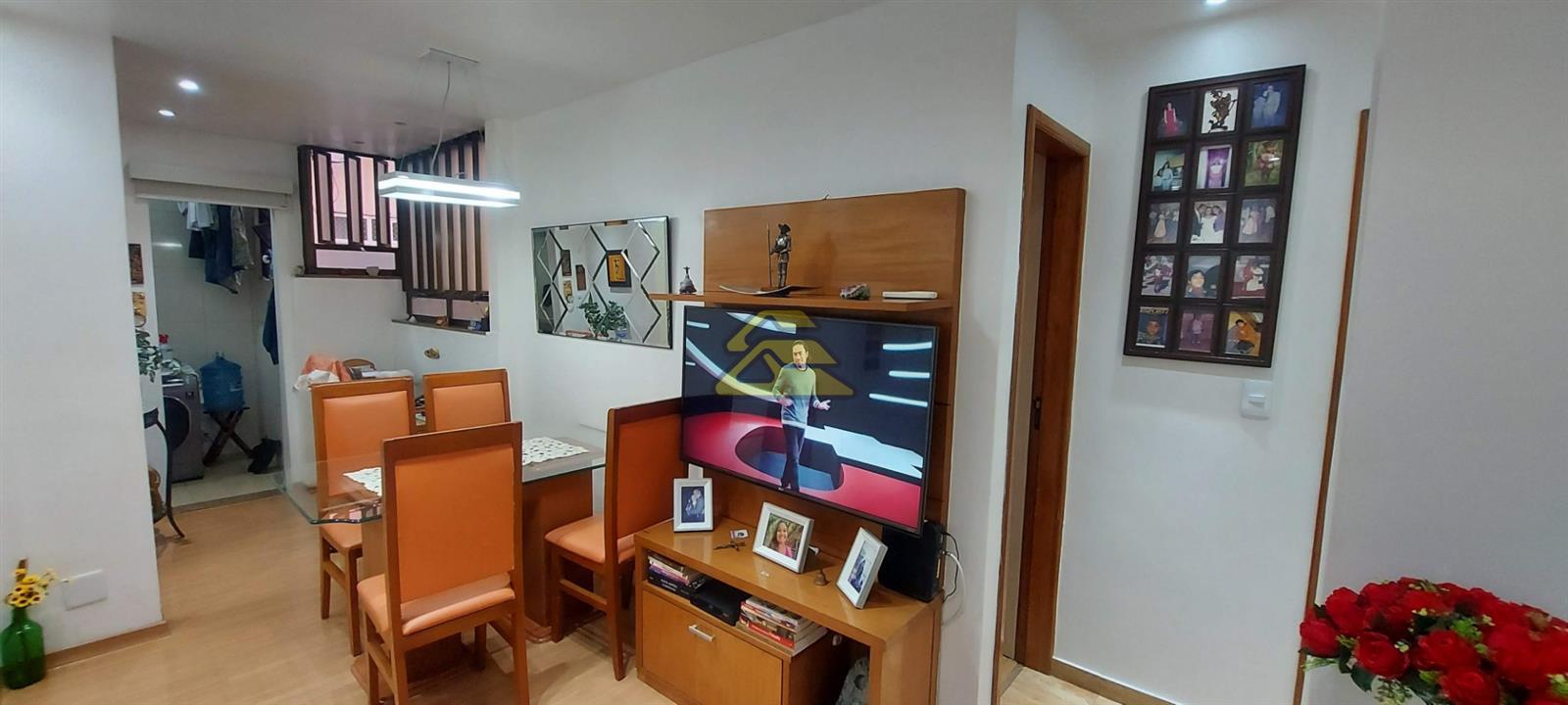 Apartamento à venda com 2 quartos, 57m² - Foto 2