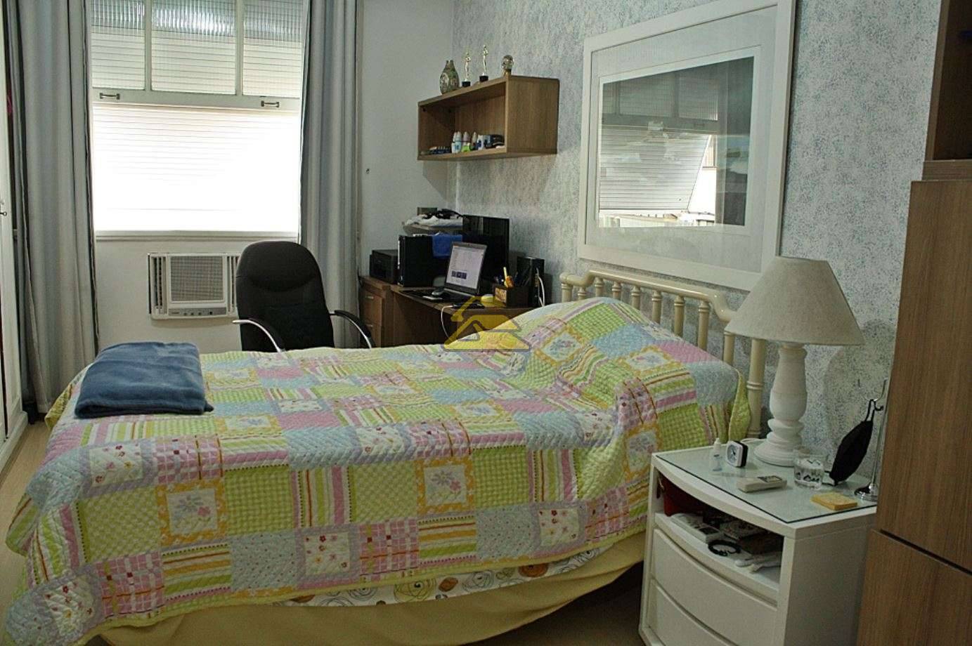 Apartamento à venda com 4 quartos, 300m² - Foto 13