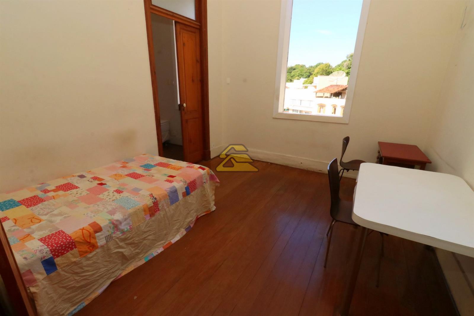 Casa à venda com 9 quartos, 127m² - Foto 24