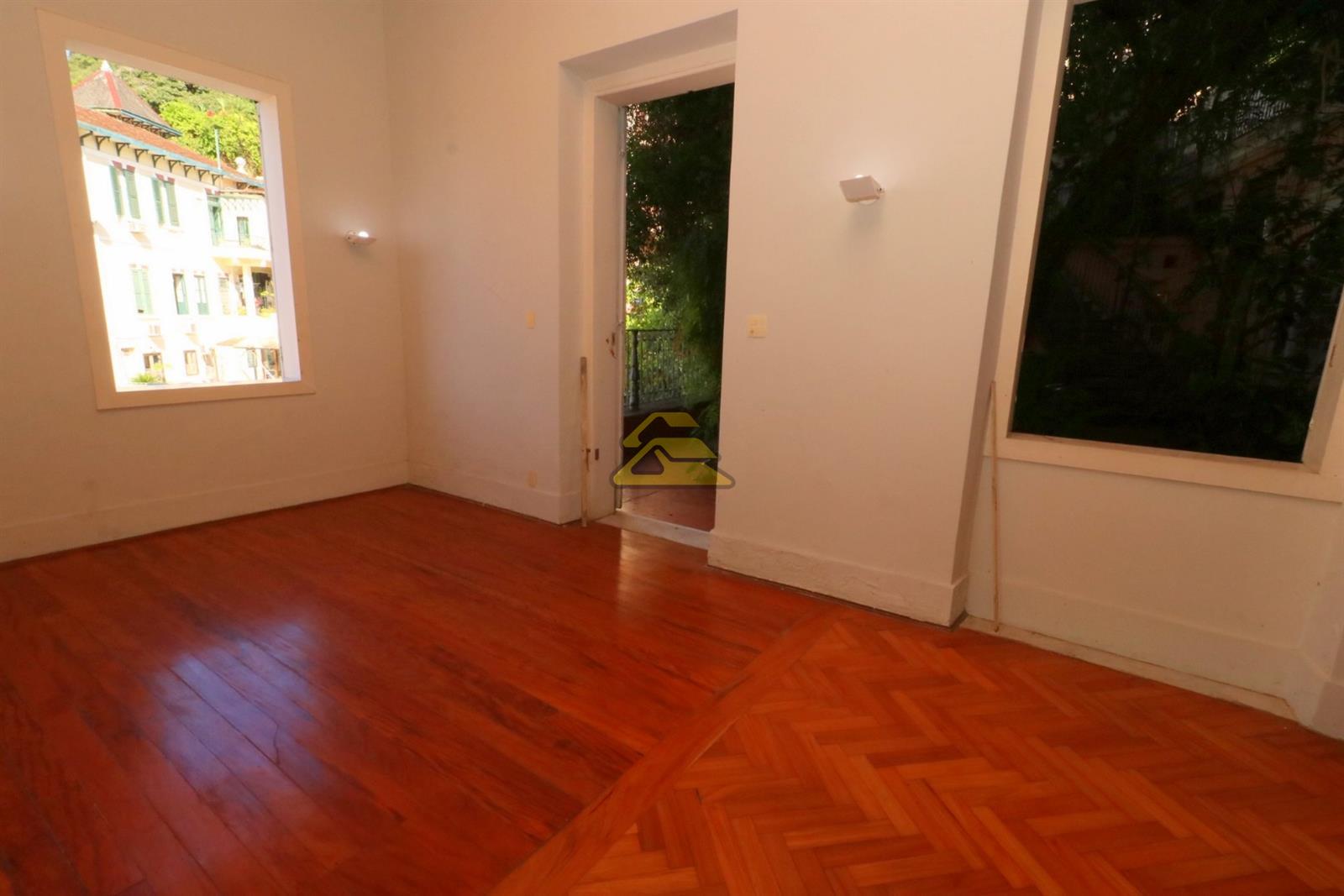 Casa à venda com 9 quartos, 127m² - Foto 29