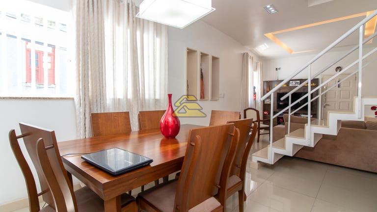 Casa à venda com 4 quartos, 260m² - Foto 4