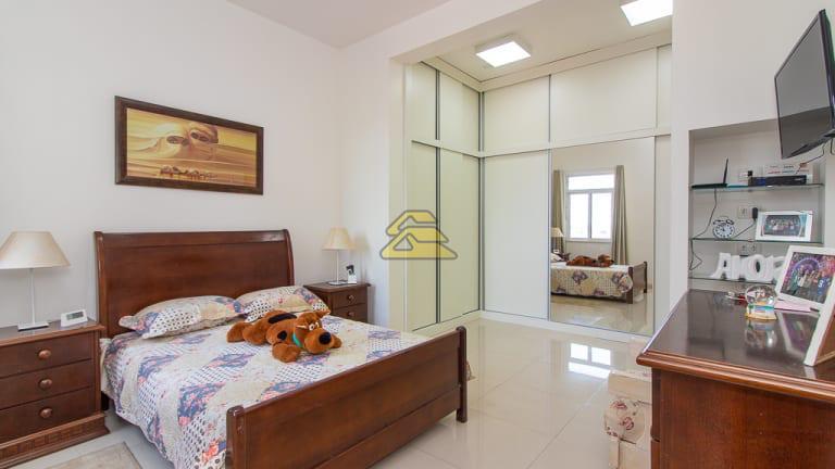 Casa à venda com 4 quartos, 260m² - Foto 23