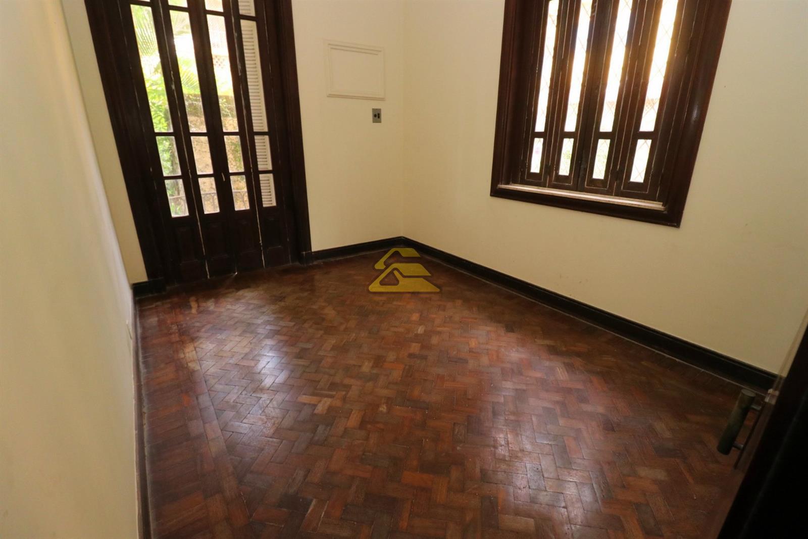 Casa para alugar com 4 quartos, 376m² - Foto 28