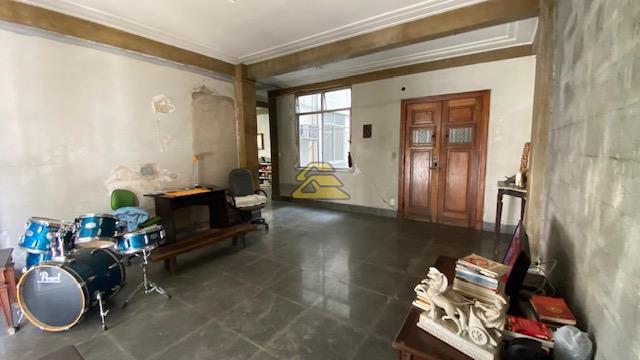 Apartamento à venda com 4 quartos, 177m² - Foto 2