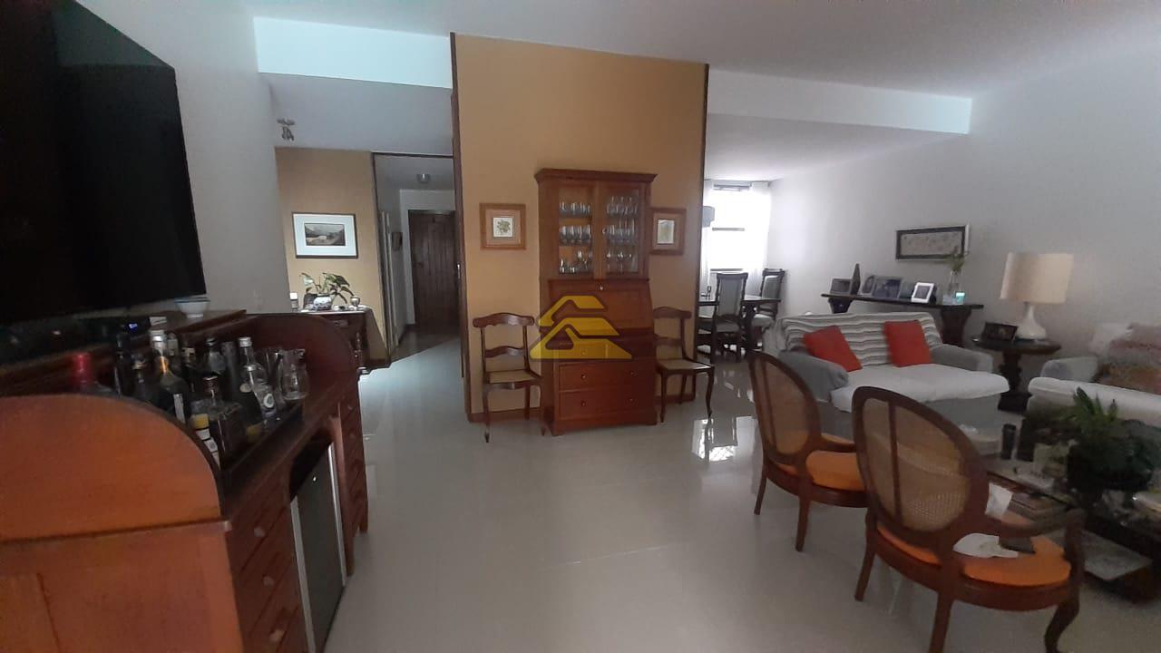 Casa à venda com 6 quartos, 360m² - Foto 9