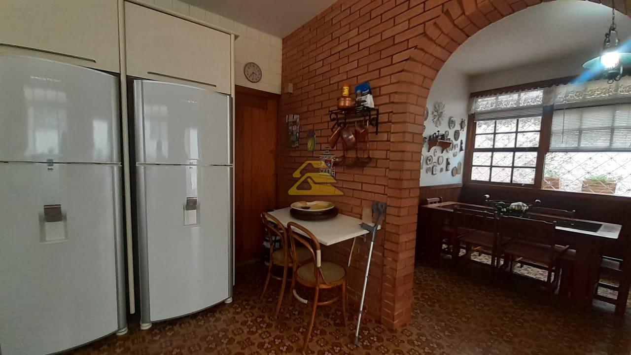 Casa à venda com 6 quartos, 360m² - Foto 14