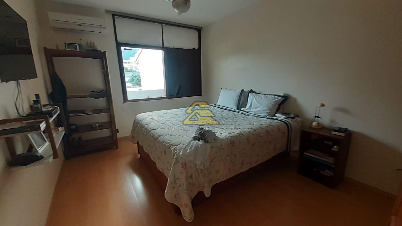 Casa à venda com 6 quartos, 360m² - Foto 21