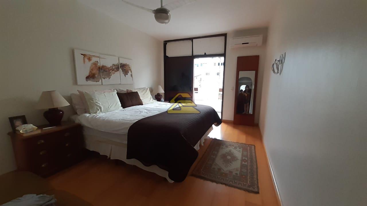 Casa à venda com 6 quartos, 360m² - Foto 24