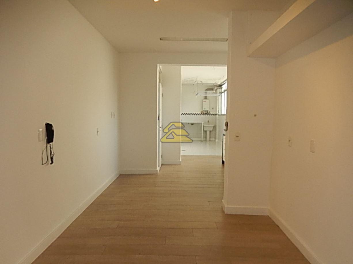 Apartamento à venda com 4 quartos, 265m² - Foto 17