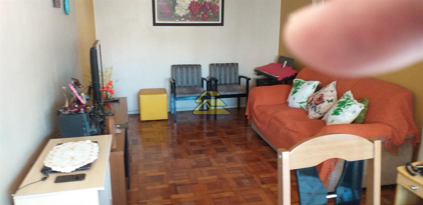 Apartamento à venda com 2 quartos, 70m² - Foto 2