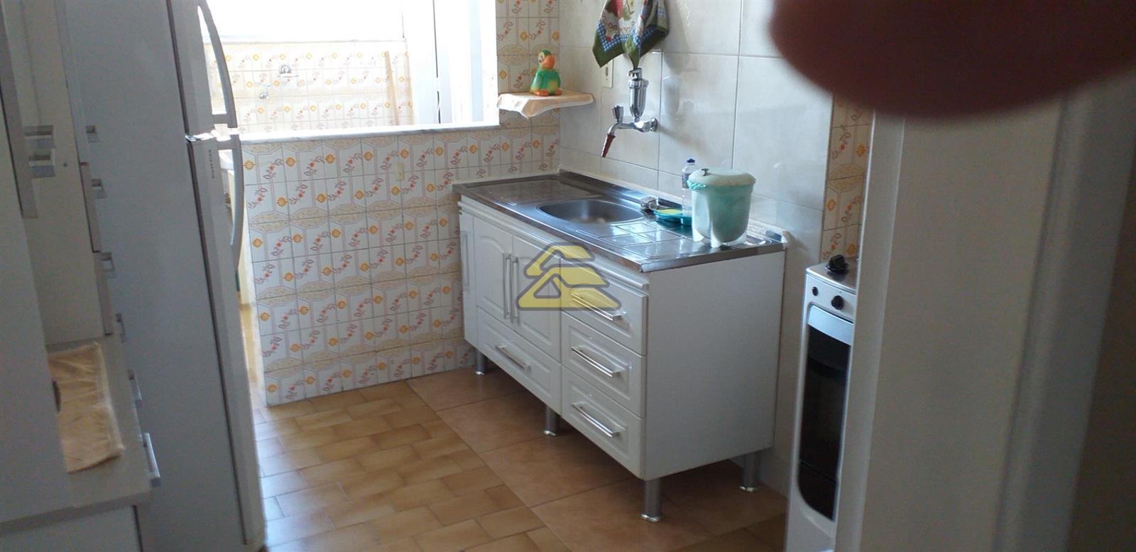 Apartamento à venda com 2 quartos, 70m² - Foto 9