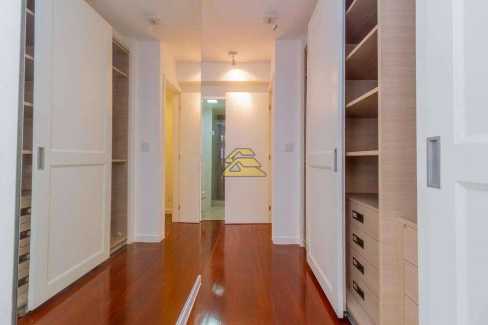 Apartamento à venda com 3 quartos, 199m² - Foto 13