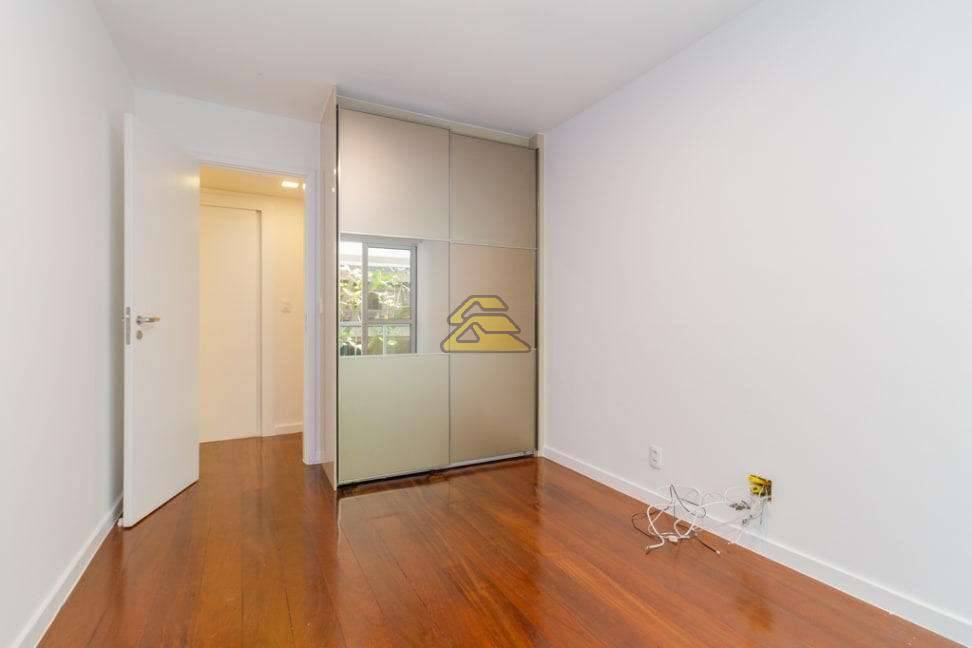 Apartamento à venda com 3 quartos, 199m² - Foto 16