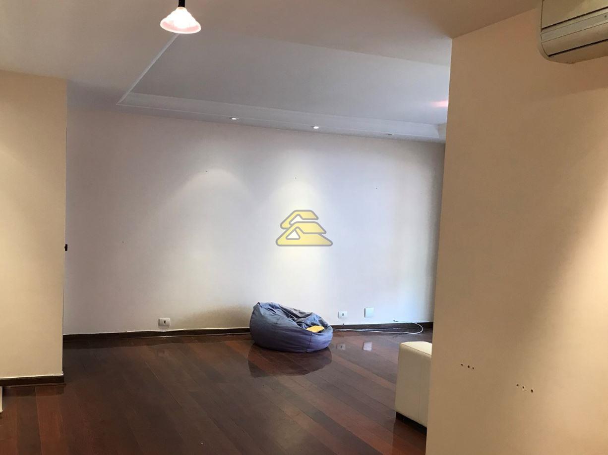 Apartamento à venda com 3 quartos, 150m² - Foto 2