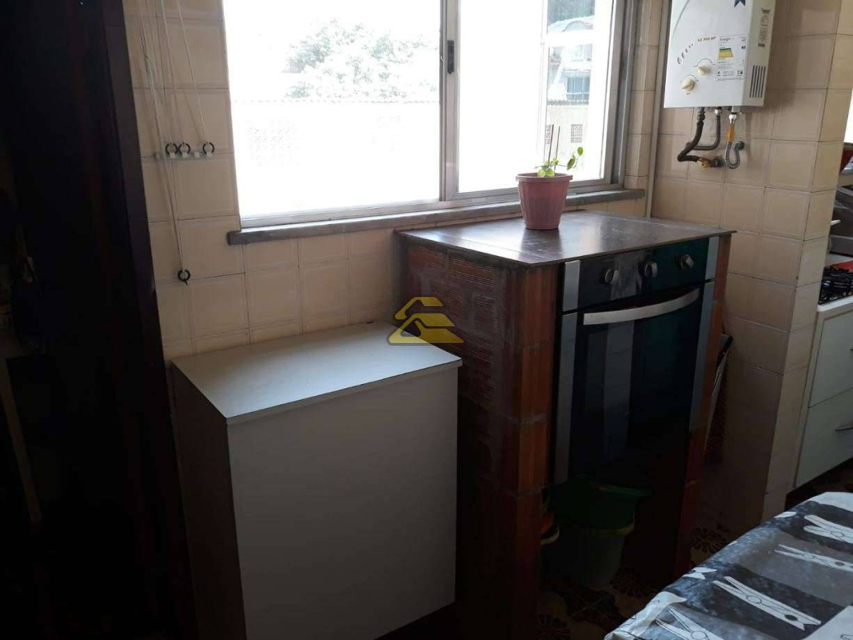 Apartamento à venda com 2 quartos, 105m² - Foto 18