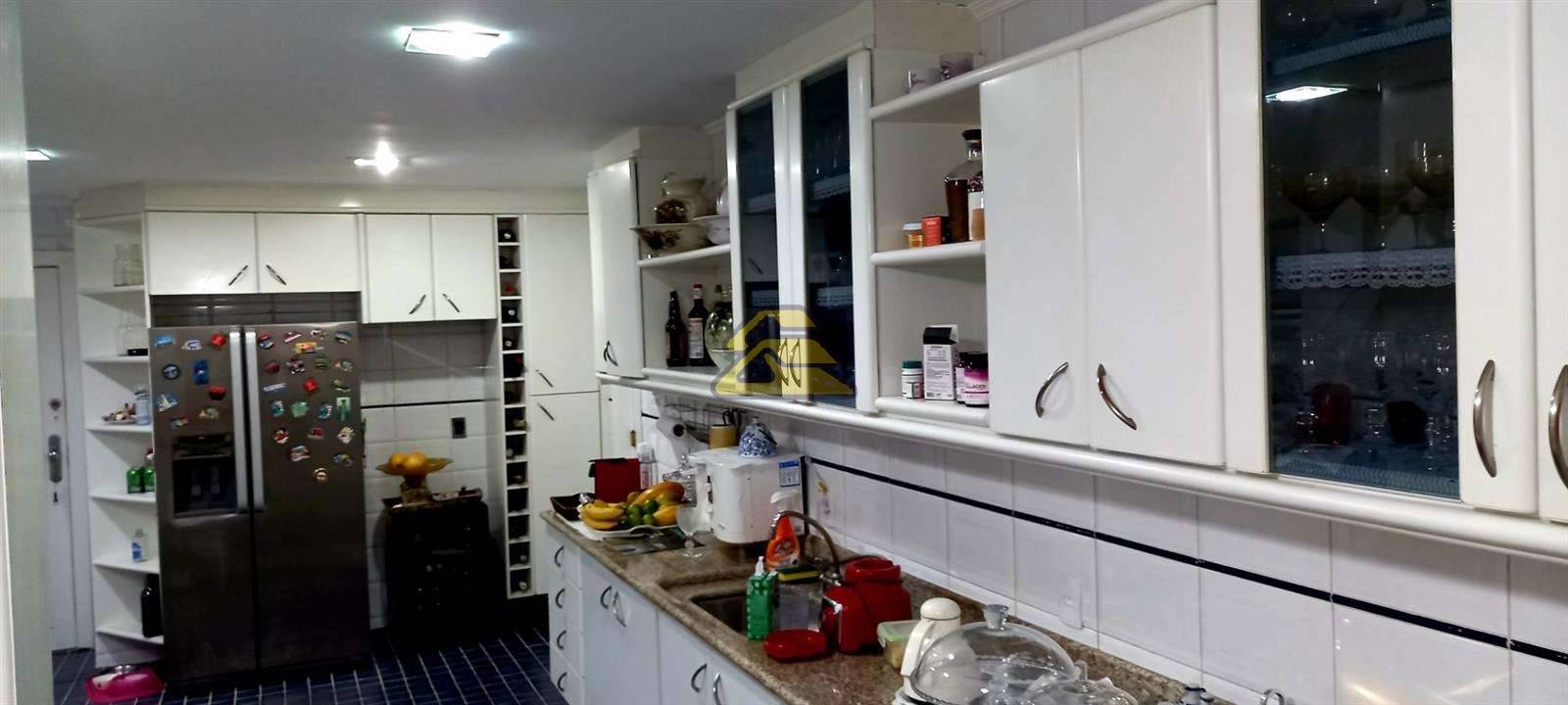 Apartamento à venda com 4 quartos, 330m² - Foto 37