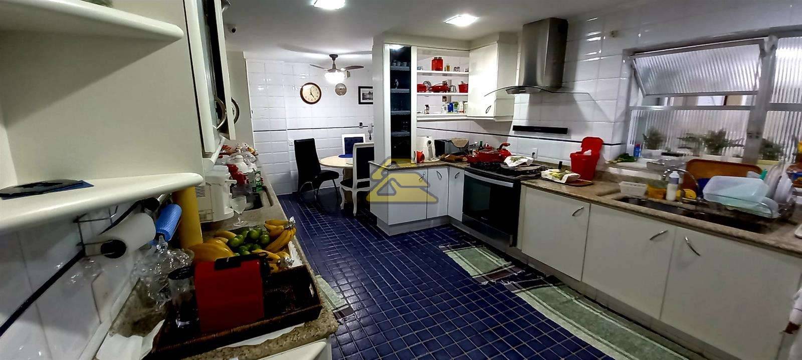 Apartamento à venda com 4 quartos, 330m² - Foto 35