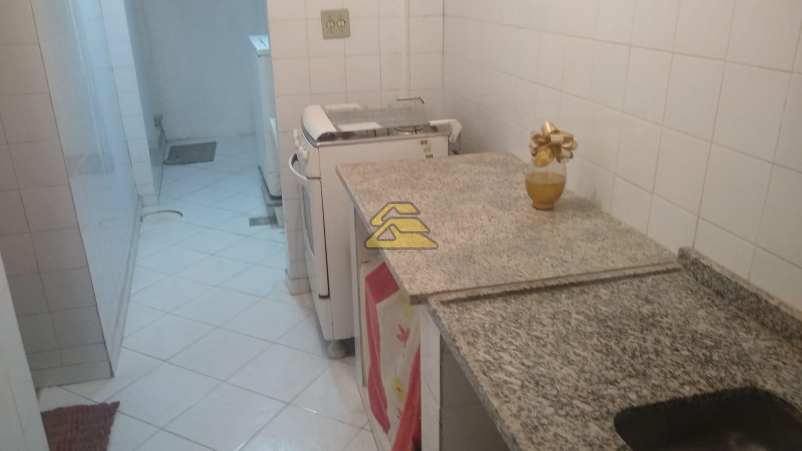 Casa à venda com 6 quartos, 240m² - Foto 25