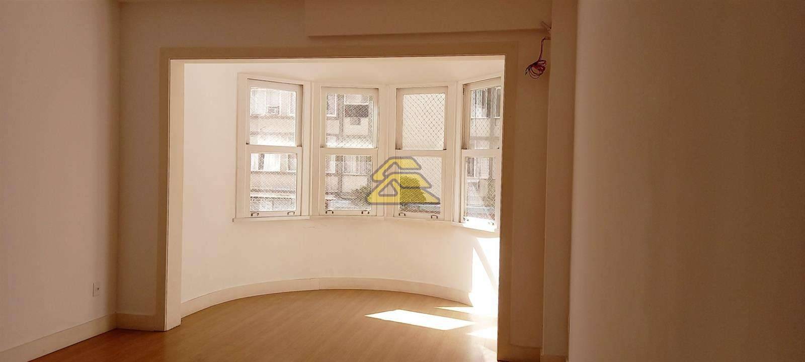 Apartamento à venda com 3 quartos, 130m² - Foto 3